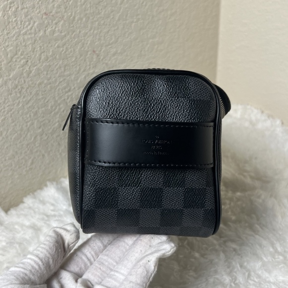 Louis Vuitton Damier Graphite Toiletry Pouch - Picture 3 of 9
